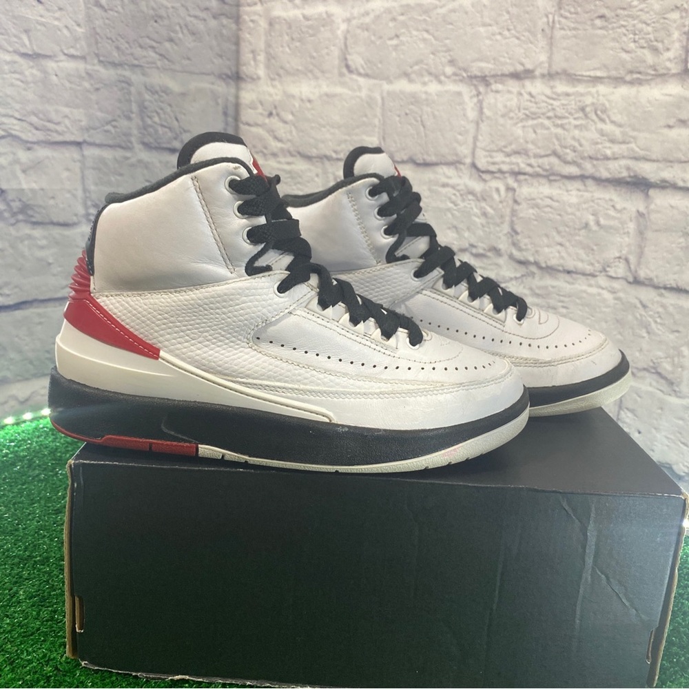 Nike Air Jordan Retro 2 Size 4y/6.5 women